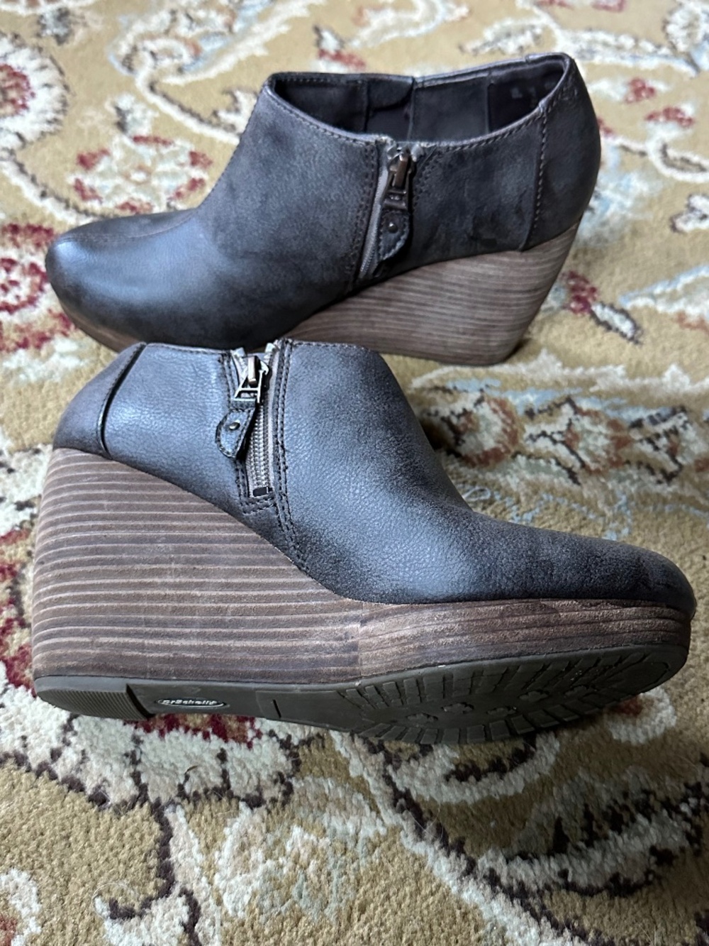 Size 8 Dr. Scholl’s wedges